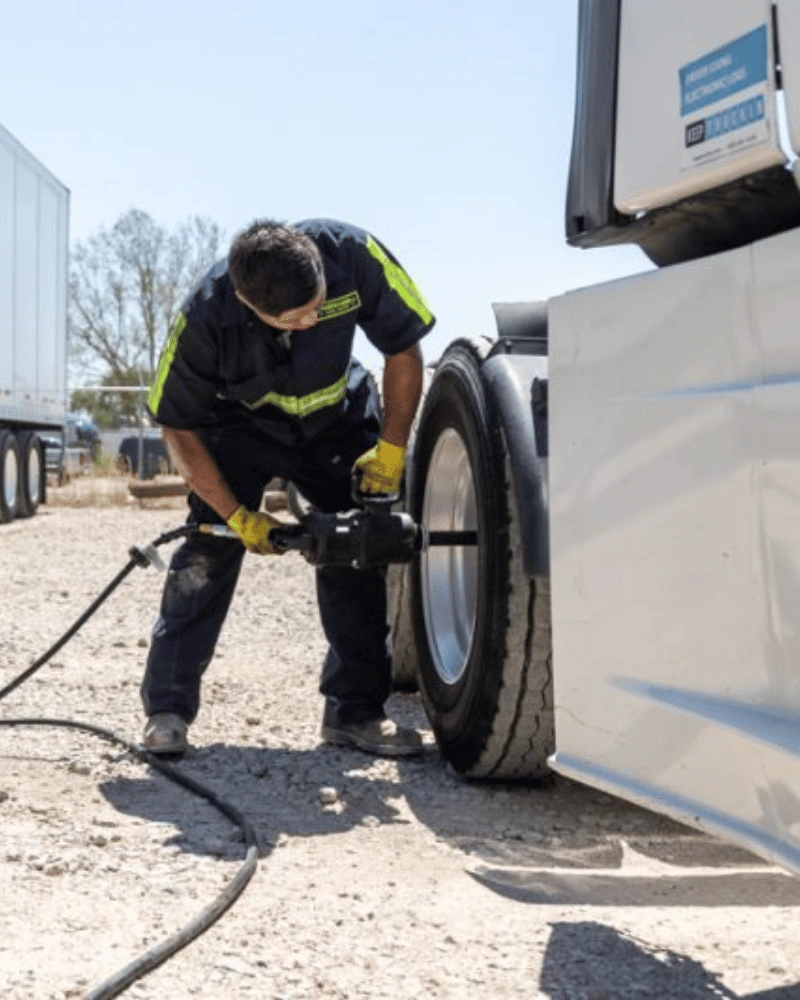 ASE Certified Utility Truck Tire Mechanics Houston